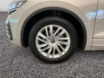 VW Touareg Elegance TDI tiptr. 4M  AHK LUFTF LEDER