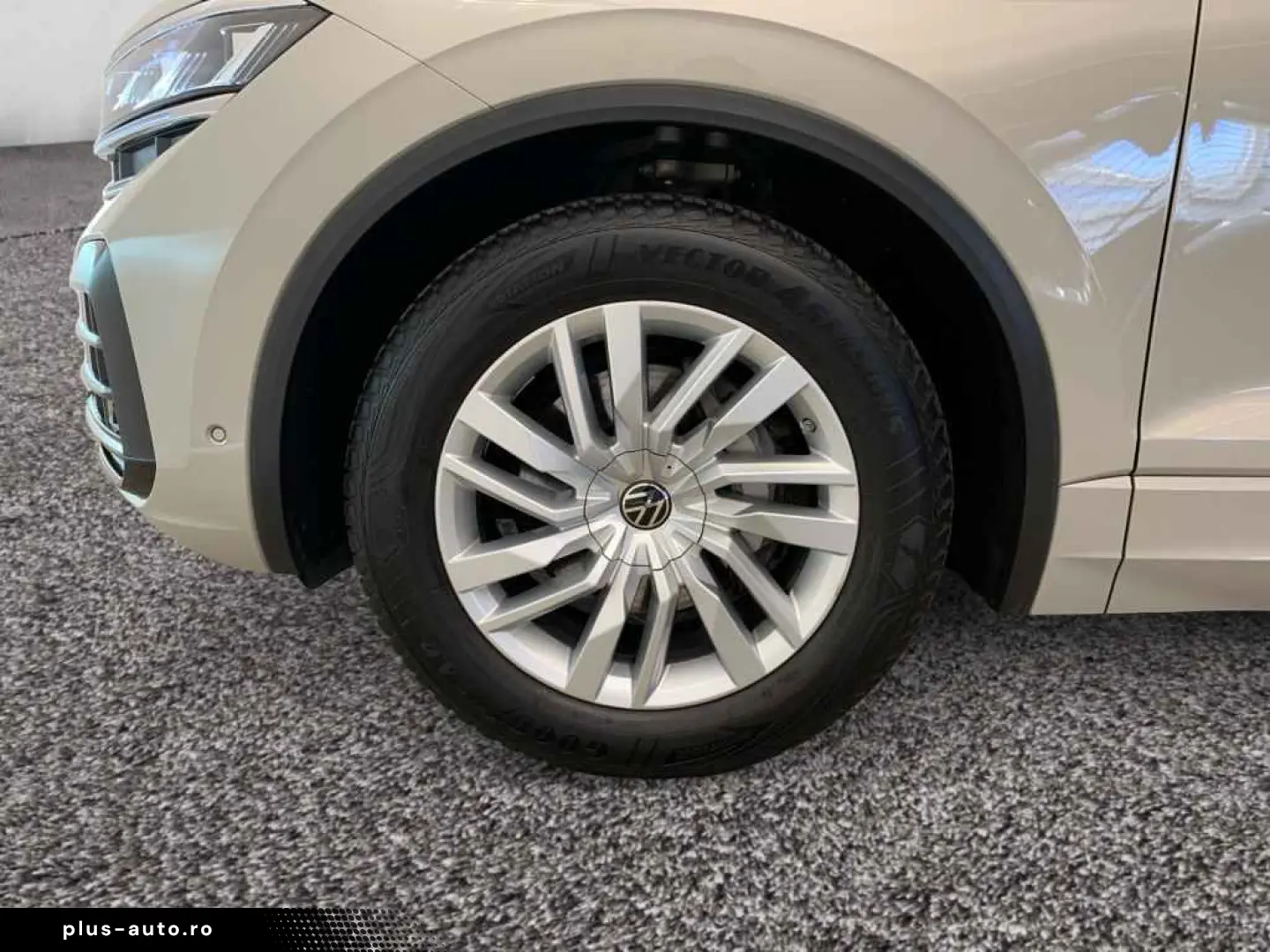 VW Touareg Elegance TDI tiptr. 4M  AHK LUFTF LEDER