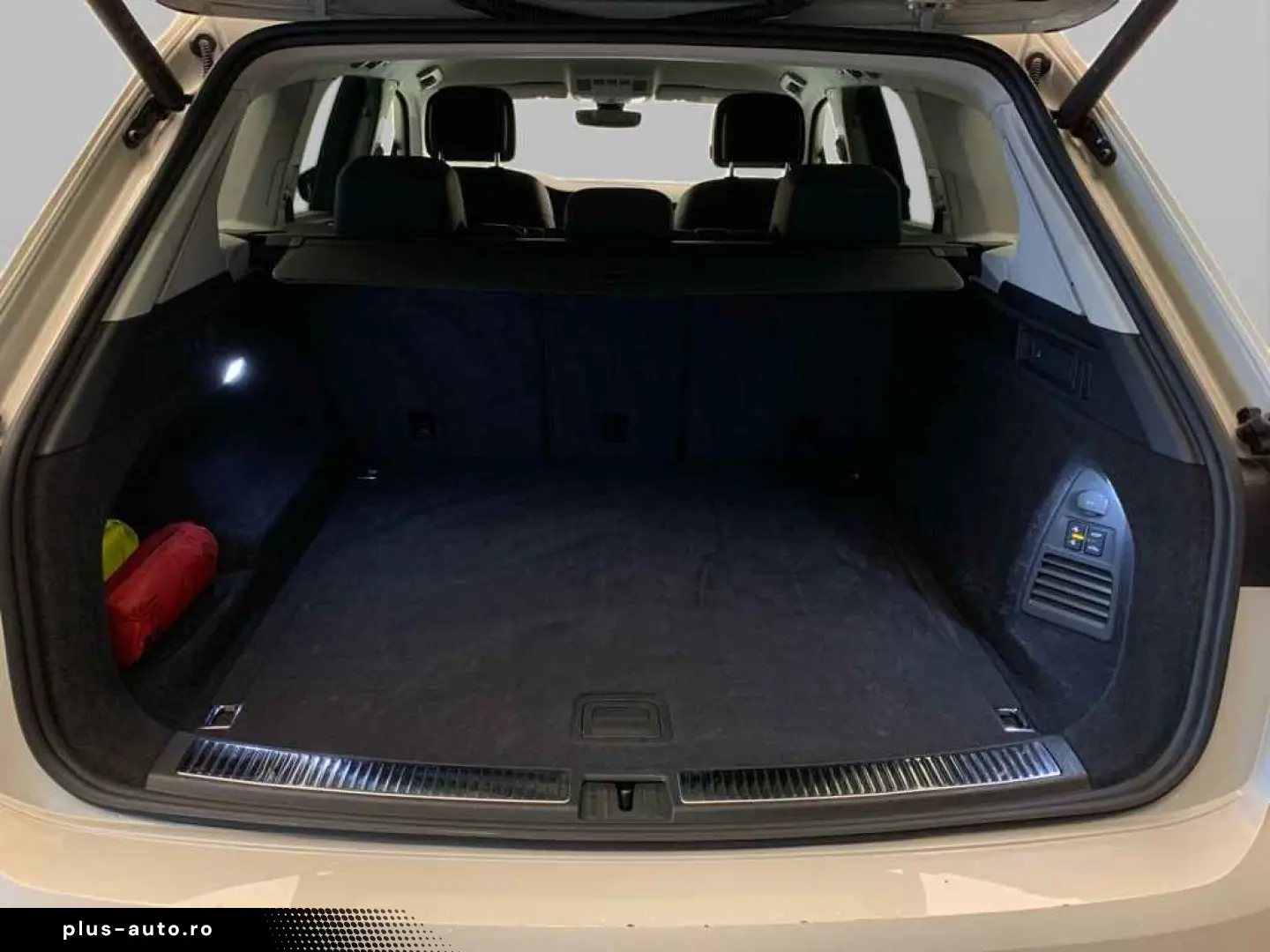 VW Touareg Elegance TDI tiptr. 4M  AHK LUFTF LEDER