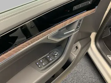 VW Touareg Elegance TDI tiptr. 4M  AHK LUFTF LEDER