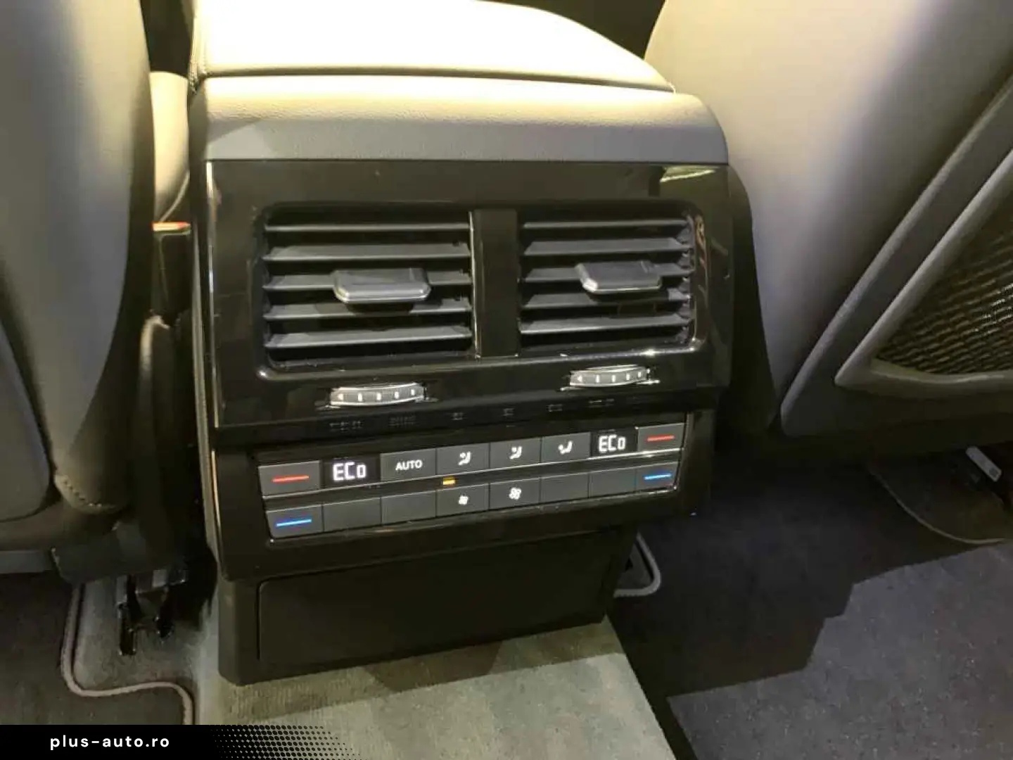 VW Touareg Elegance TDI tiptr. 4M  AHK LUFTF LEDER