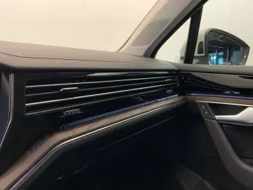 VW Touareg Elegance TDI tiptr. 4M  AHK LUFTF LEDER