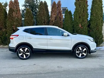 Nissan Qashqai  incalzire scaune  camera 360  garantie  rate