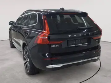 VOLVO XC60 B4 B Plus Bright PANO LEDER