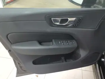 VOLVO XC60 B4 B Plus Bright PANO LEDER