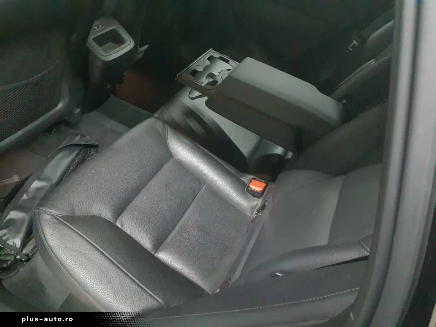 VOLVO XC60 B4 B Plus Bright PANO LEDER