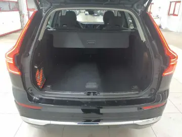 VOLVO XC60 B4 B Plus Bright PANO LEDER