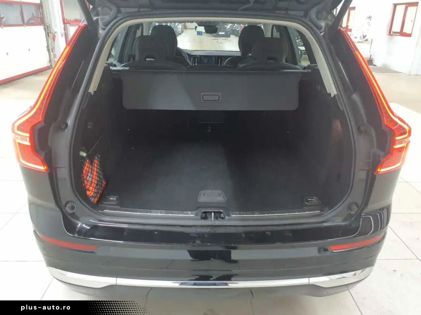 VOLVO XC60 B4 B Plus Bright PANO LEDER