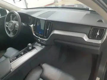 VOLVO XC60 B4 B Plus Bright PANO LEDER