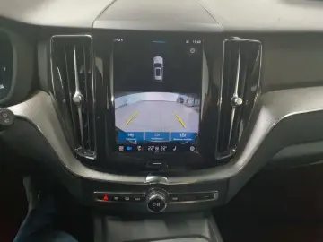 VOLVO XC60 B4 B Plus Bright PANO LEDER