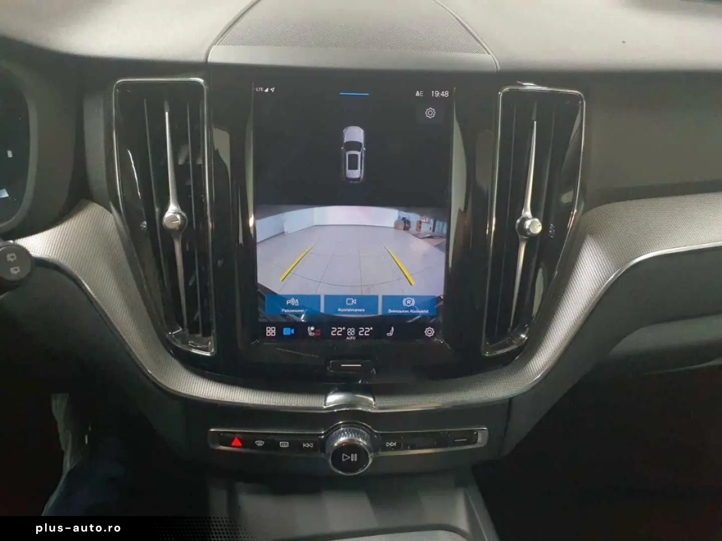 VOLVO XC60 B4 B Plus Bright PANO LEDER