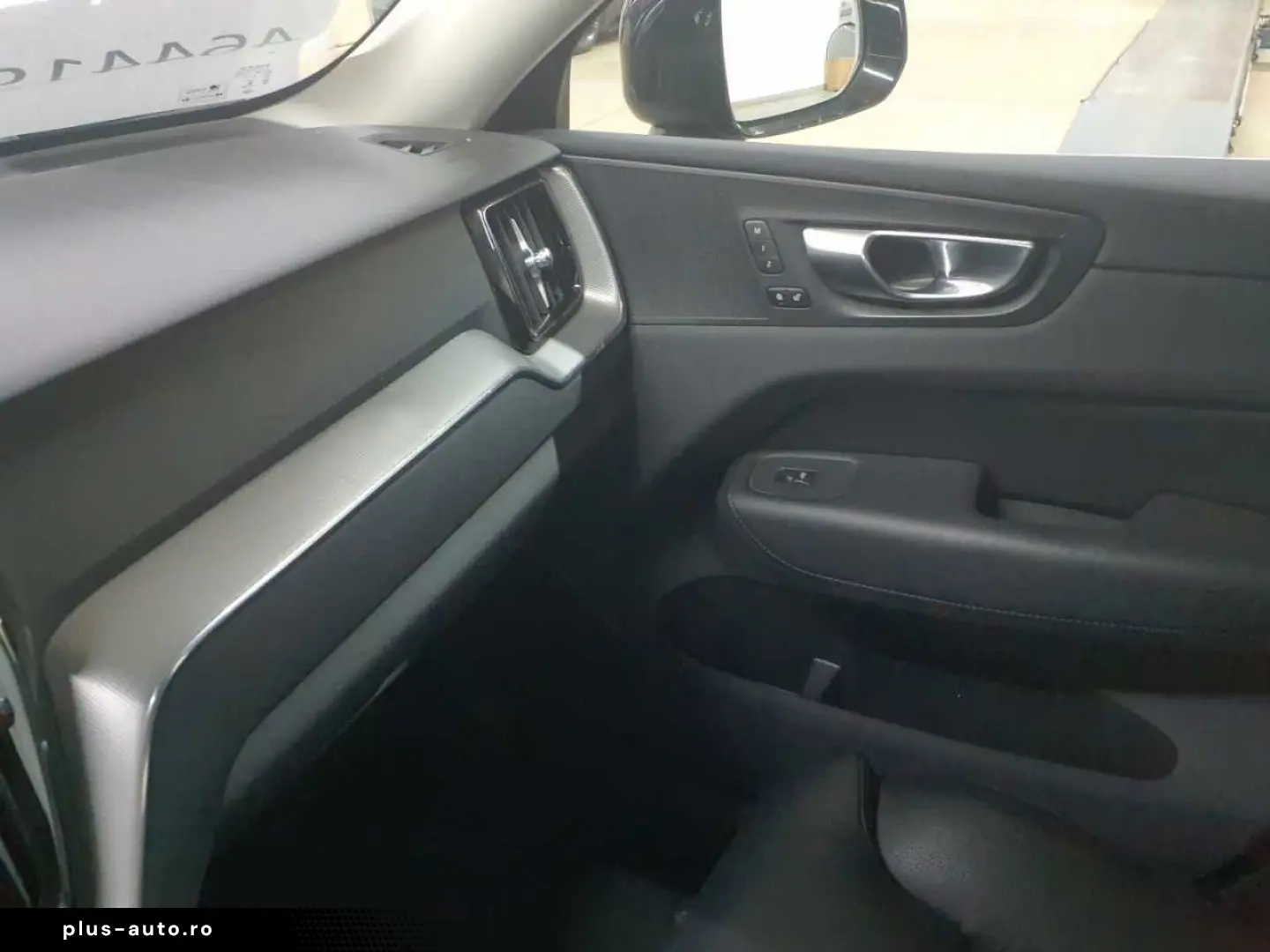 VOLVO XC60 B4 B Plus Bright PANO LEDER