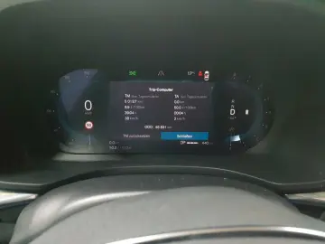 VOLVO XC60 B4 B Plus Bright PANO LEDER