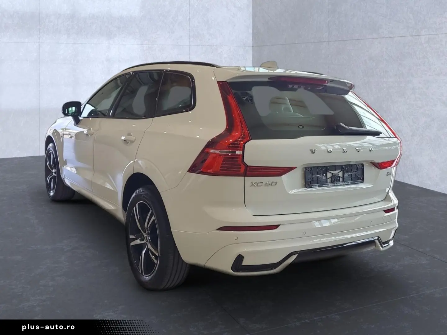 VOLVO XC 60 R Design 2WD Bluetooth Navi LED Klima