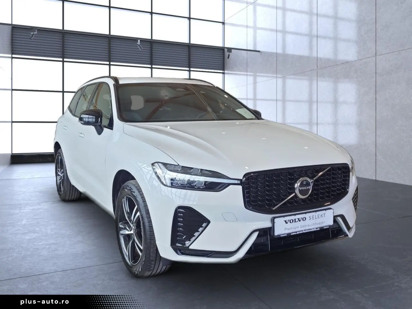 VOLVO XC 60 R Design 2WD Bluetooth Navi LED Klima