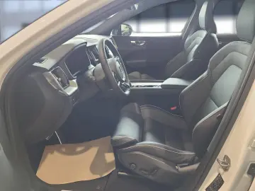 VOLVO XC 60 R Design 2WD Bluetooth Navi LED Klima