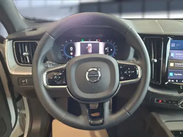 VOLVO XC 60 R Design 2WD Bluetooth Navi LED Klima