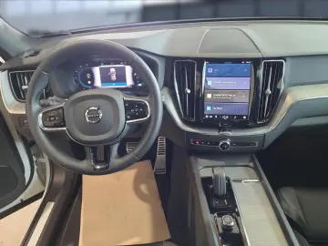 VOLVO XC 60 R Design 2WD Bluetooth Navi LED Klima