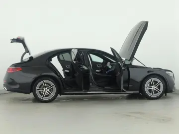 MERCEDES-BENZ E 220 d  AMG Advanced LED AHK Distronic Kamera