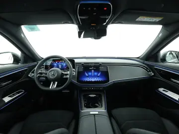 MERCEDES-BENZ E 220 d  AMG Advanced LED AHK Distronic Kamera