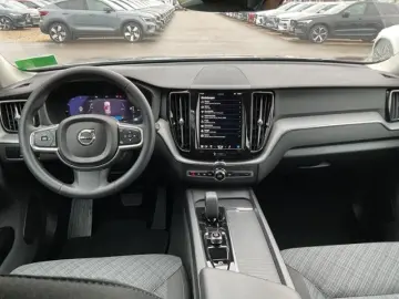 VOLVO XC60 B4 Core 2WD AT Google 18  Allwetterreifen