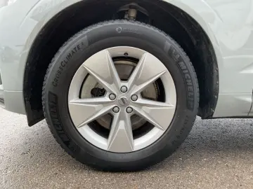 VOLVO XC60 B4 Core 2WD AT Google 18  Allwetterreifen