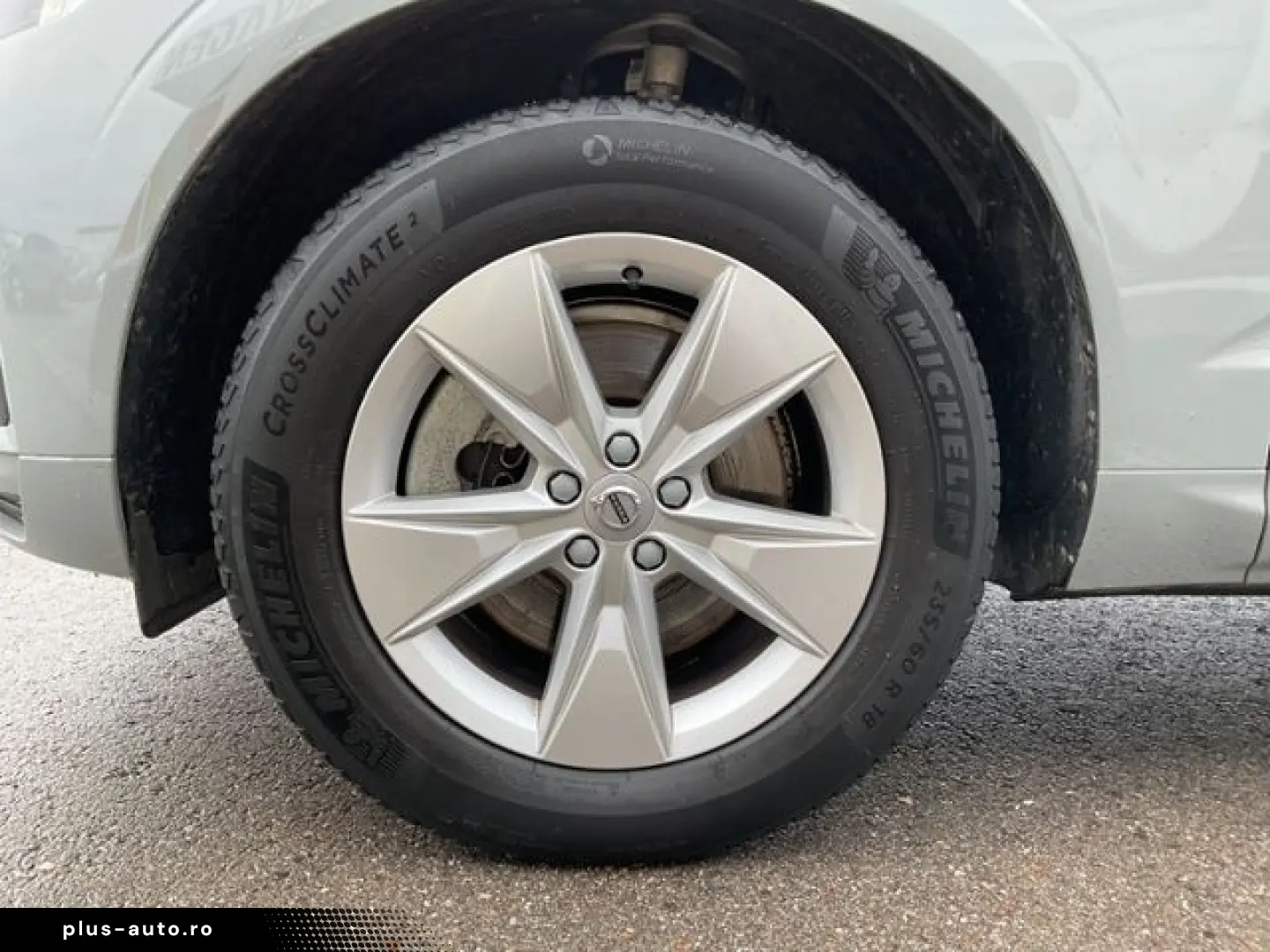 VOLVO XC60 B4 Core 2WD AT Google 18  Allwetterreifen