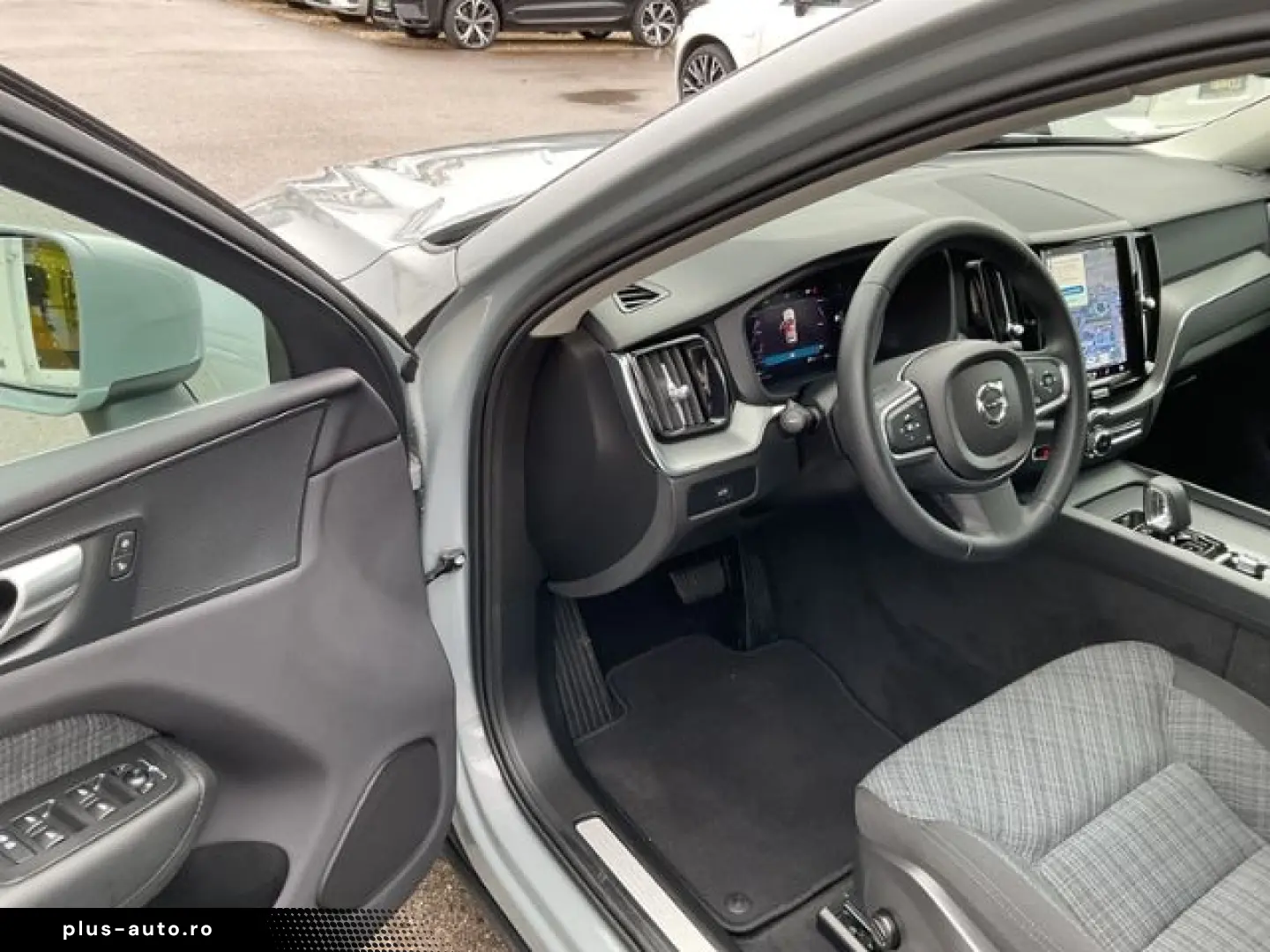 VOLVO XC60 B4 Core 2WD AT Google 18  Allwetterreifen