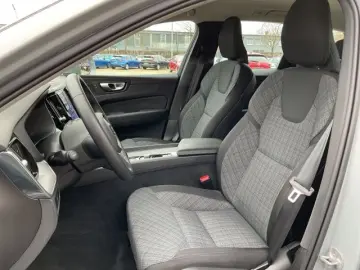 VOLVO XC60 B4 Core 2WD AT Google 18  Allwetterreifen