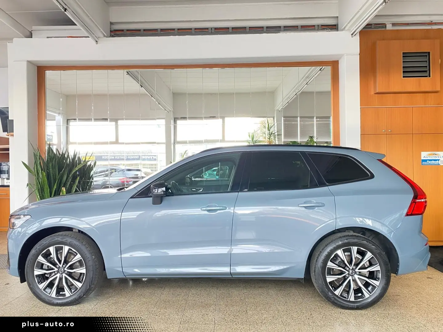 VOLVO XC60 B4 2.0 2WD Mild-Hybrid Plus-Dark