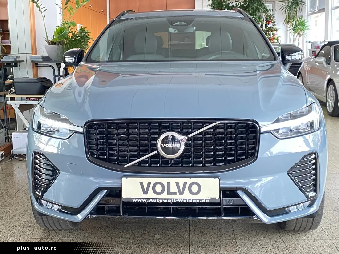 VOLVO XC60 B4 2.0 2WD Mild-Hybrid Plus-Dark