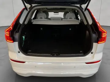 VOLVO XC60 B4 Momentum-Pro Aut Glasd Leder Kamera 18&hellip;