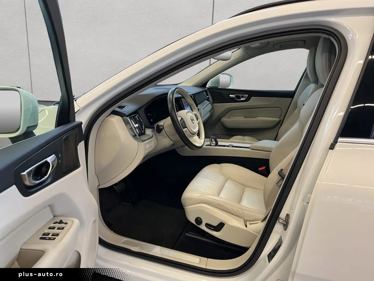 VOLVO XC60 B4 Momentum-Pro Aut Glasd Leder Kamera 18&hellip;