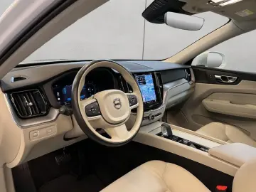 VOLVO XC60 B4 Momentum-Pro Aut Glasd Leder Kamera 18&hellip;