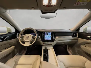 VOLVO XC60 B4 Momentum-Pro Aut Glasd Leder Kamera 18&hellip;