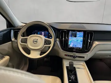 VOLVO XC60 B4 Momentum-Pro Aut Glasd Leder Kamera 18&hellip;