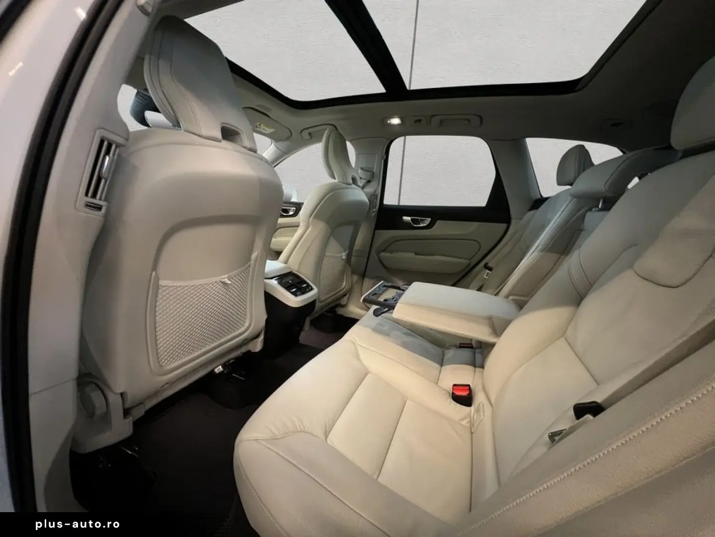 VOLVO XC60 B4 Momentum-Pro Aut Glasd Leder Kamera 18&hellip;