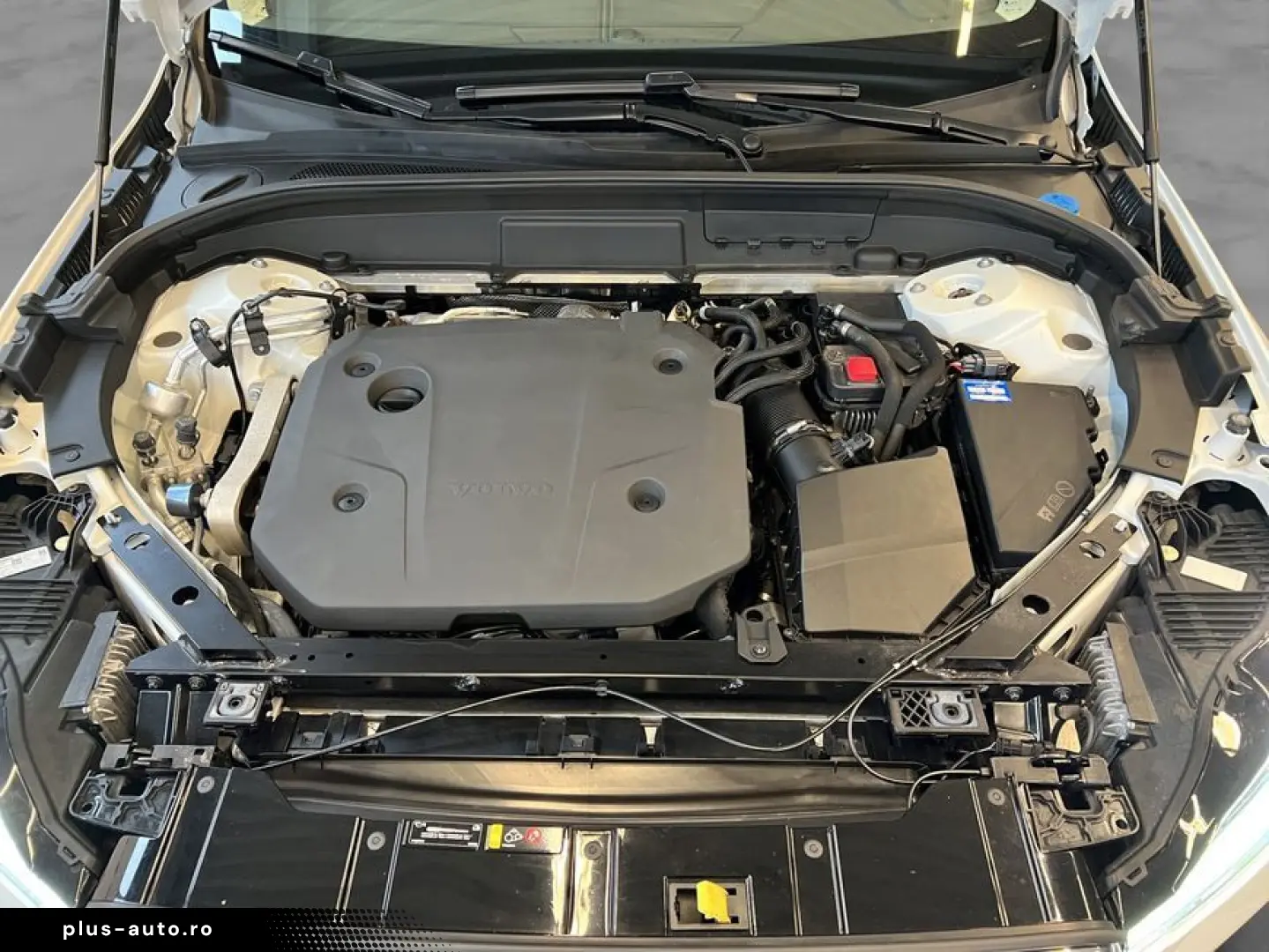 VOLVO XC60 B4 Momentum-Pro Aut Glasd Leder Kamera 18&hellip;