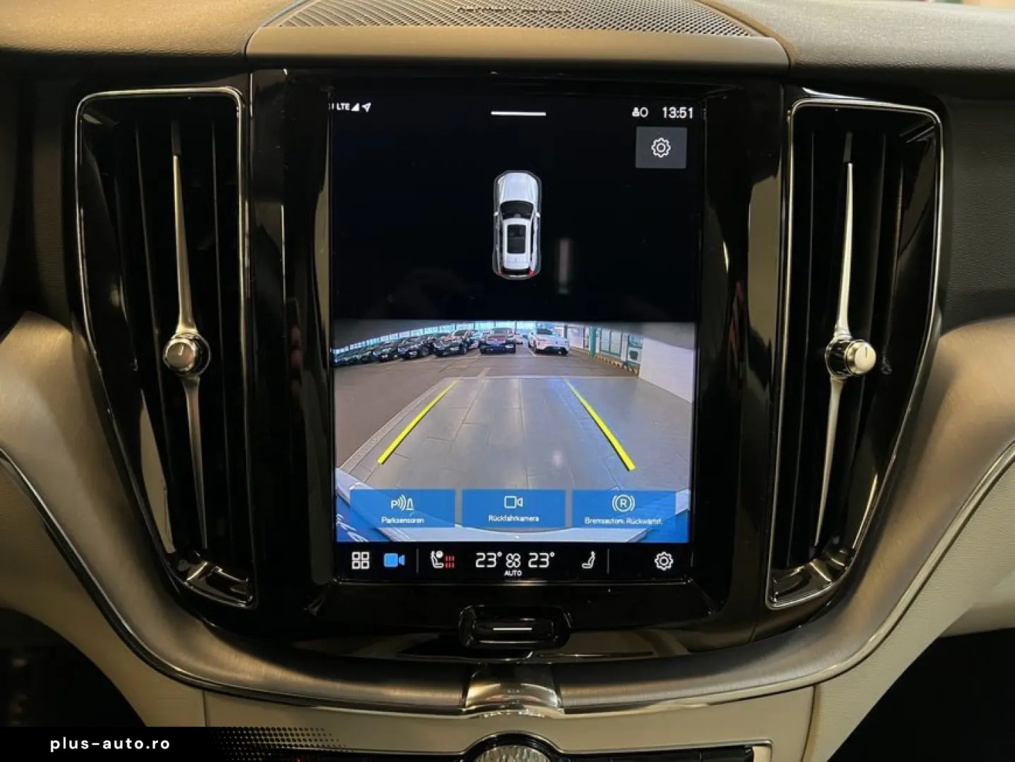 VOLVO XC60 B4 Momentum-Pro Aut Glasd Leder Kamera 18&hellip;