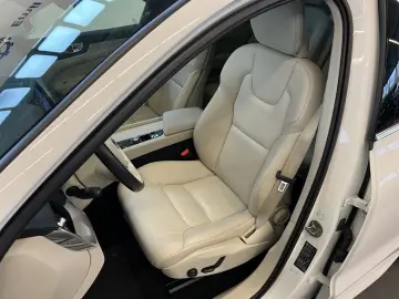 VOLVO XC60 B4 Momentum-Pro Aut Glasd Leder Kamera 18&hellip;