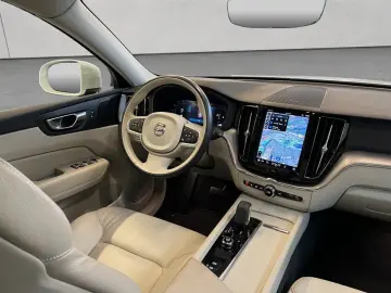 VOLVO XC60 B4 Momentum-Pro Aut Glasd Leder Kamera 18&hellip;