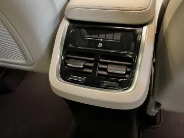 VOLVO XC60 B4 Momentum-Pro Aut Glasd Leder Kamera 18&hellip;