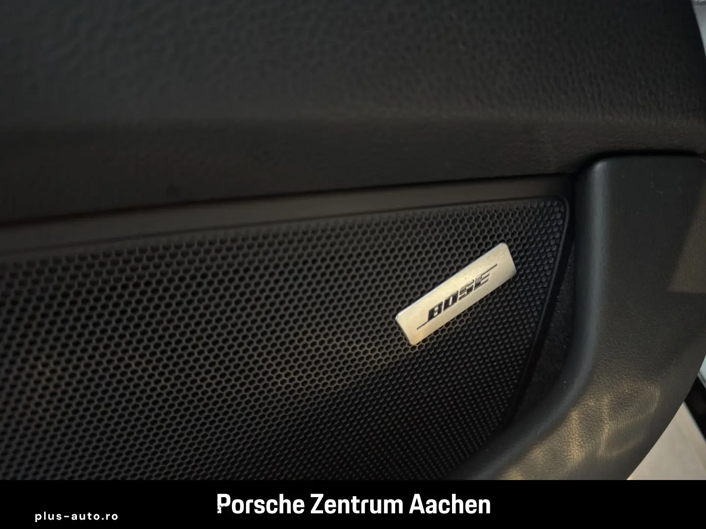 PORSCHE 992 911 Carrera Sportabgas BOSE