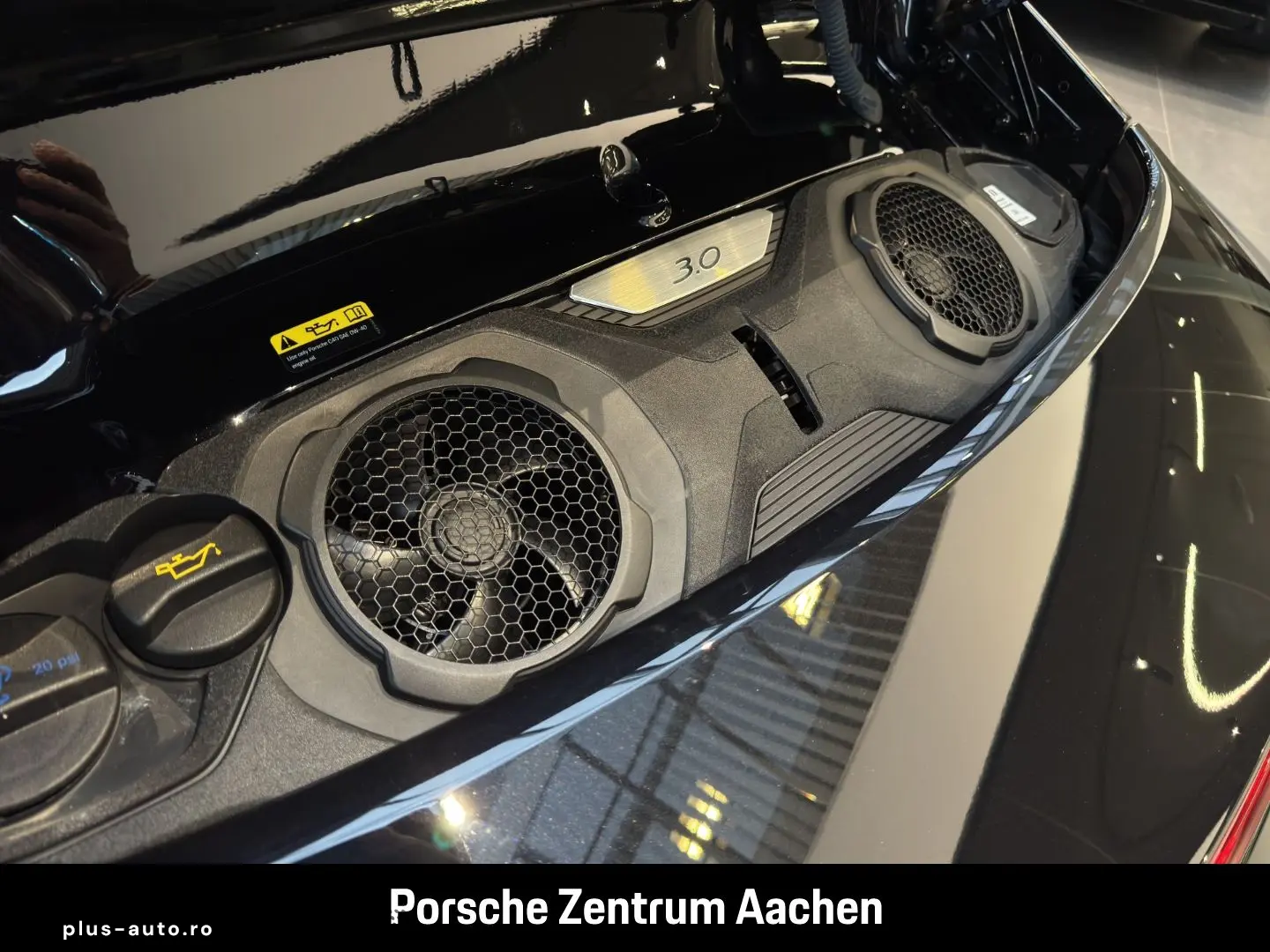 PORSCHE 992 911 Carrera Sportabgas BOSE