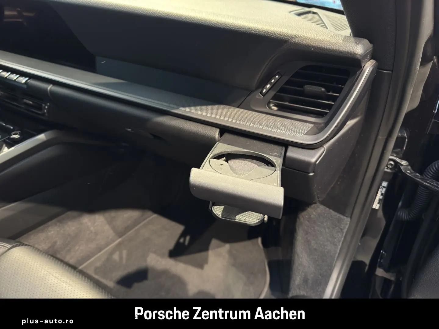 PORSCHE 992 911 Carrera Sportabgas BOSE