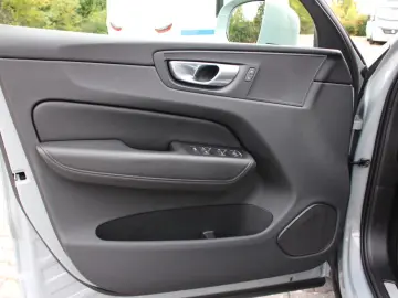 VOLVO XC60 B4 Diesel Core 2WD