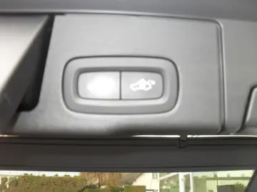 VOLVO XC 60 B4 Plus Bright   Sitzbelüftung   Panora.