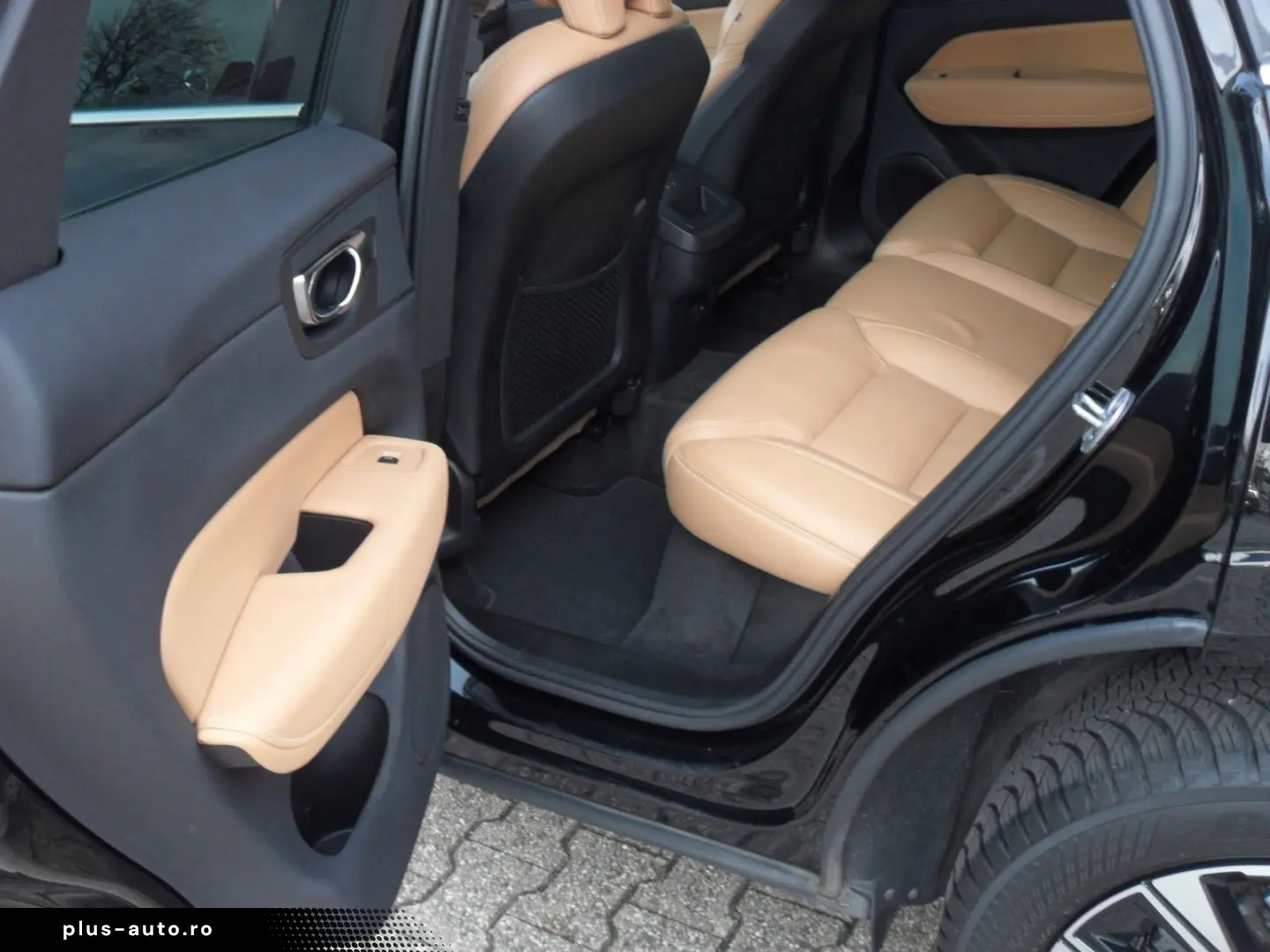 VOLVO XC 60 B4 Plus Bright   Sitzbelüftung   Panora.