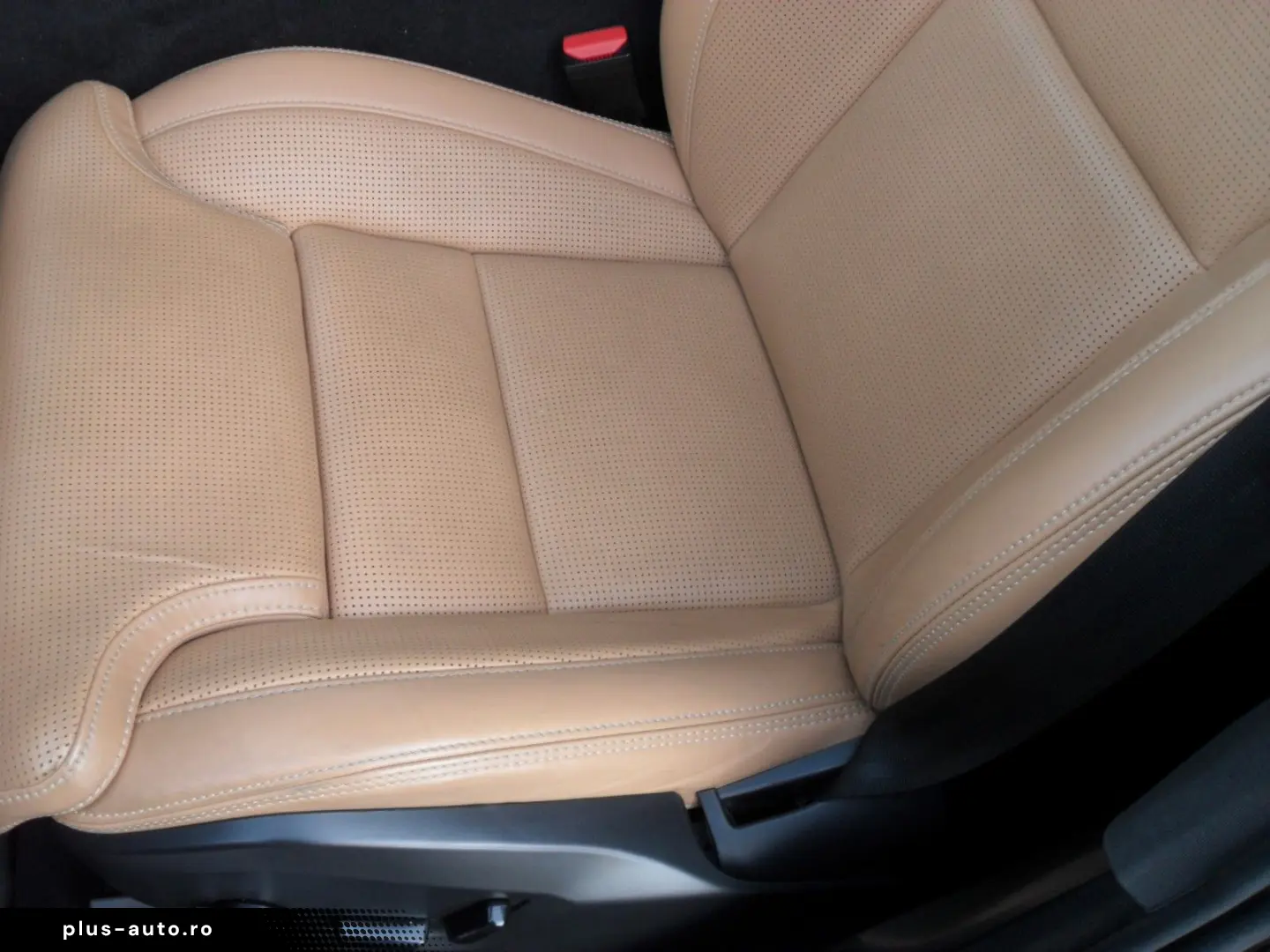 VOLVO XC 60 B4 Plus Bright   Sitzbelüftung   Panora.