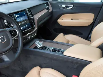 VOLVO XC 60 B4 Plus Bright   Sitzbelüftung   Panora.